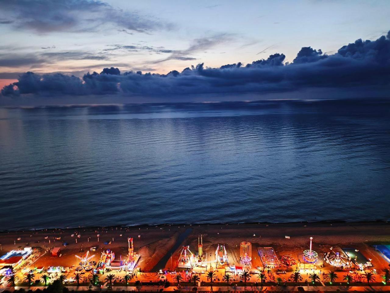 Orbi-City Batumi Apartments Sea View Екстер'єр фото